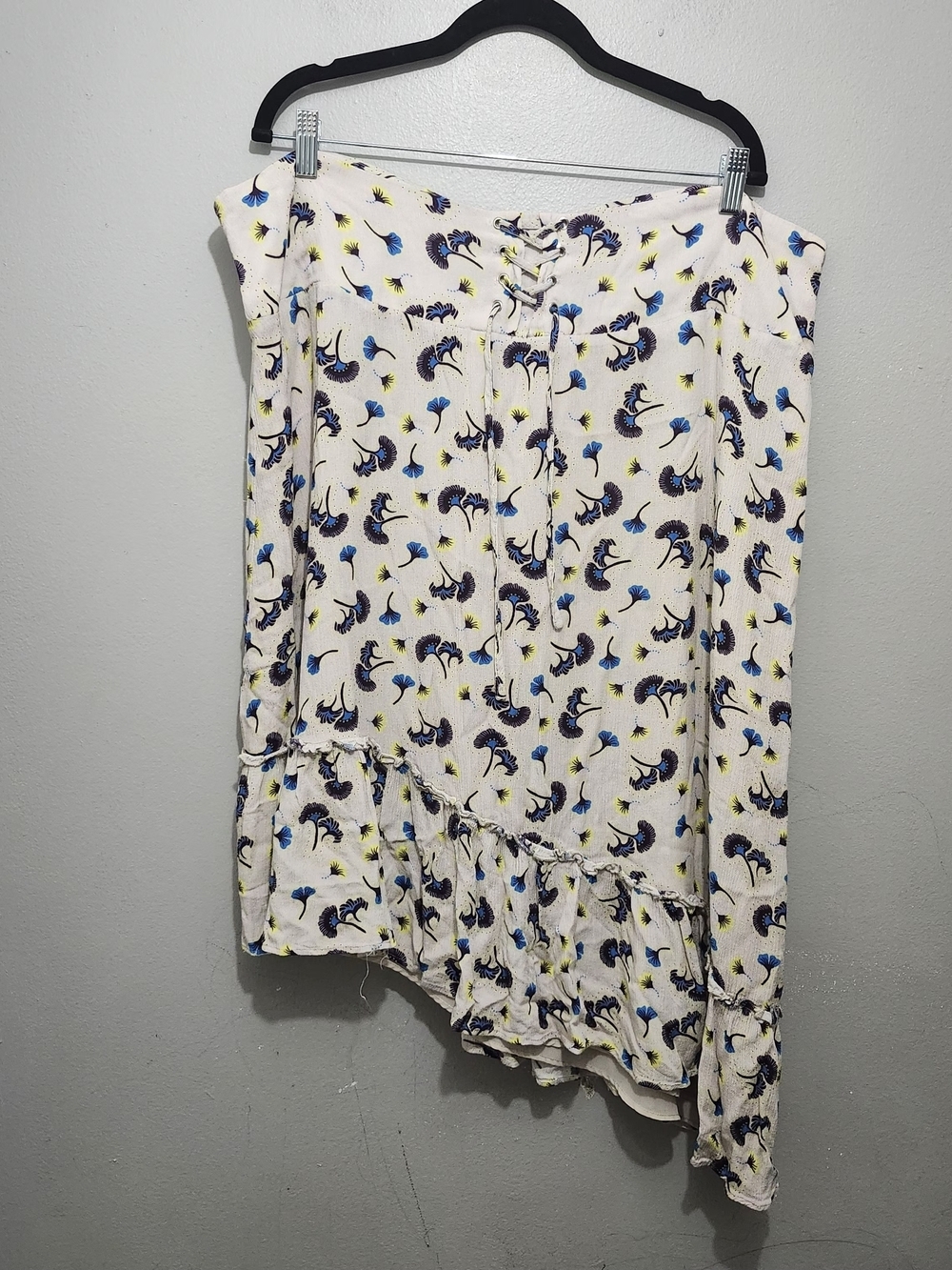 Eloquii Cream Asymmetrical Floral Ruffle Skirt with Blue Accents Size 20